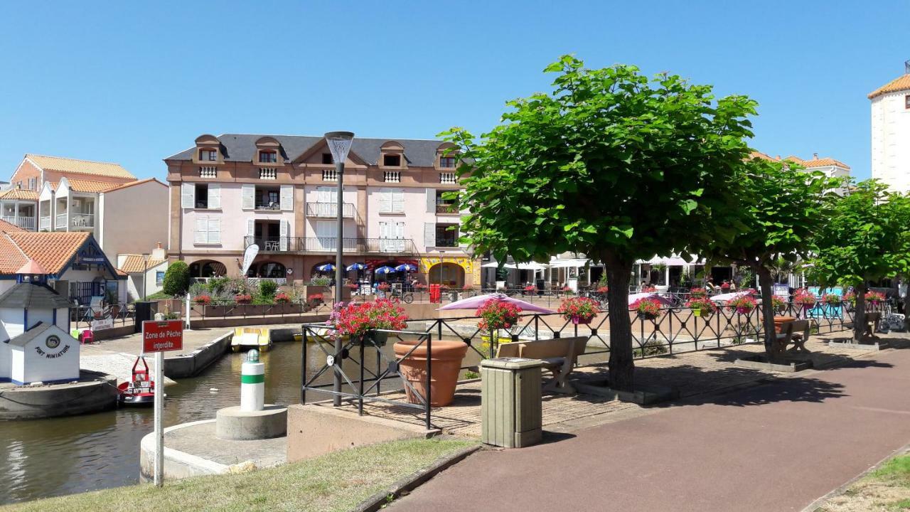 Ile Au Pre Vue Lac Et Golf Talmont-Saint-Hilaire Kültér fotó